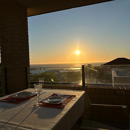 Sunny Ocean View Retreat Perth Exterior foto