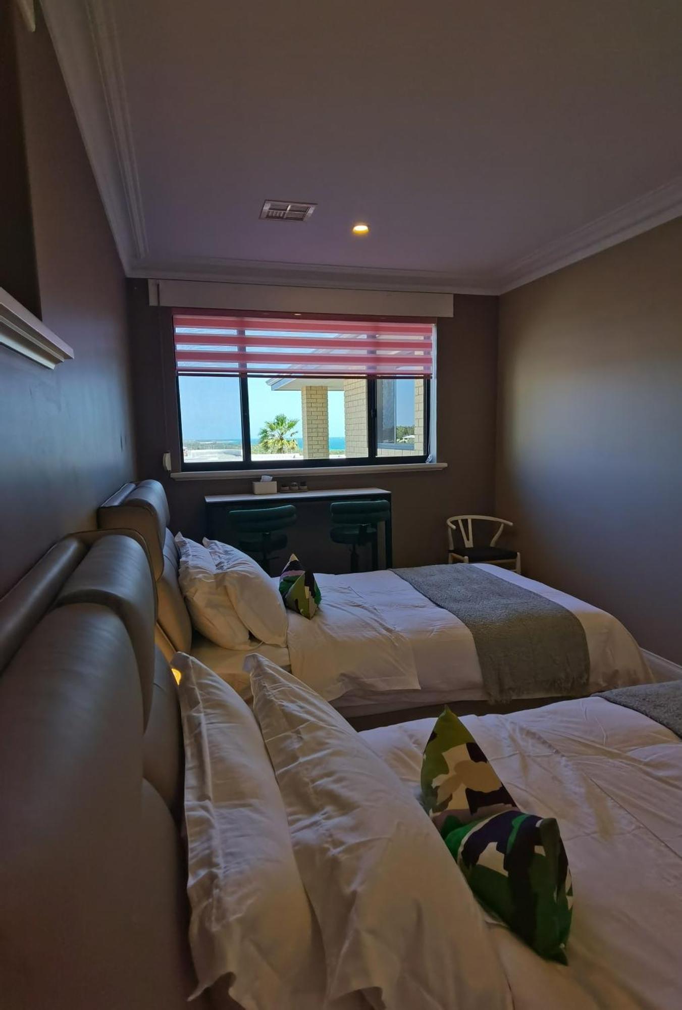 Sunny Ocean View Retreat Perth Quarto foto